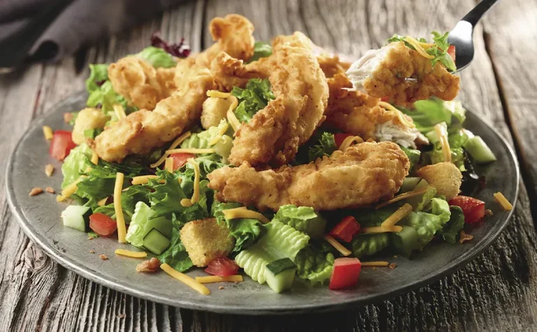 LongHorn Farm Fresh Field Greens with Crispy Chicken Tenders